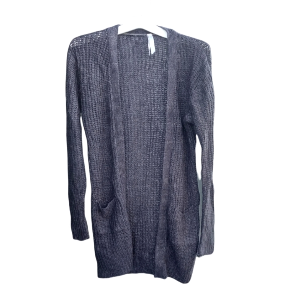 Junior's Cable Knit Sweater Size Medium